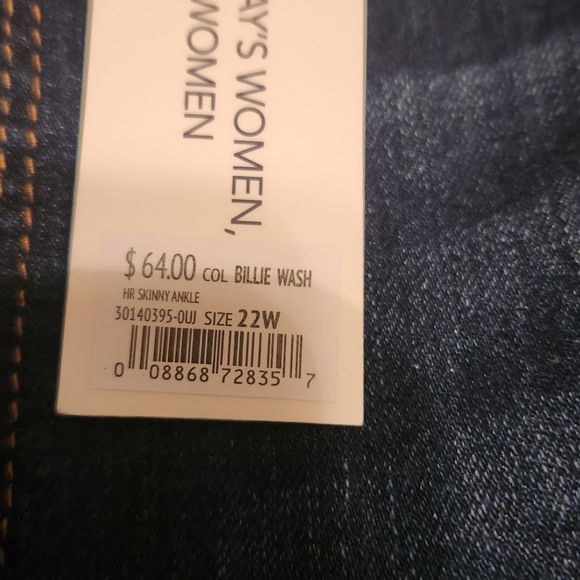 Code Bleu Plus Size Jeans - Picture 10 of 16